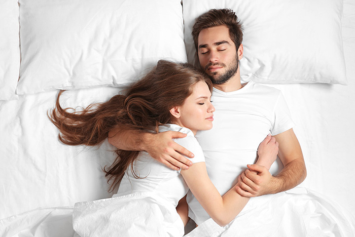 11 positions de sommeil et ce qu'elles suggèrent 76 11 positions de sommeil et ce qu'elles suggèrent