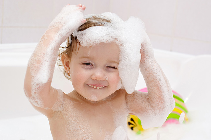 13 conseils simples pour laver les cheveux de votre enfant 5 Conseils pour laver les cheveux de votre enfant