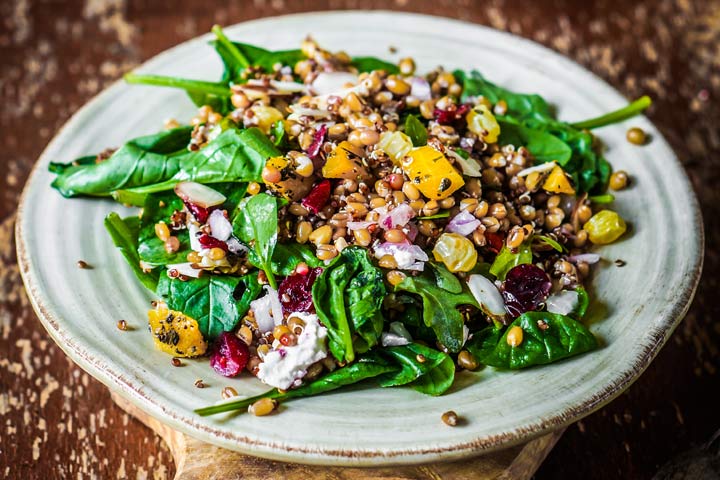 Sauté de quinoa, noix et épinards