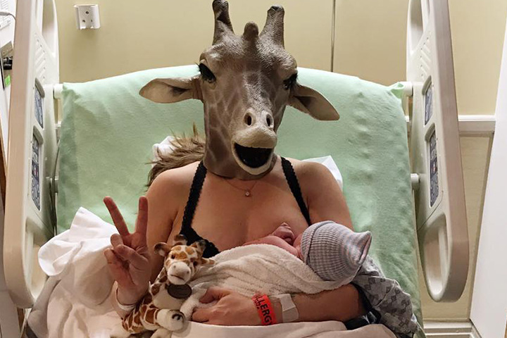 Elle est récemment devenue la mère d'un beau fils
