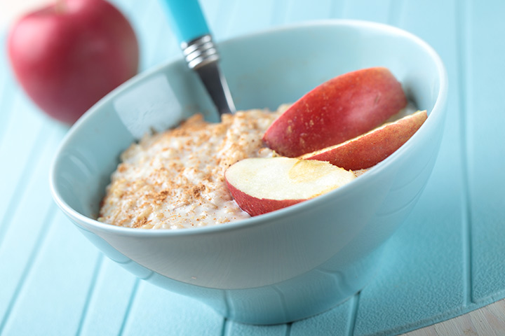 Porridge aux pommes, ragi et flocons d'avoine