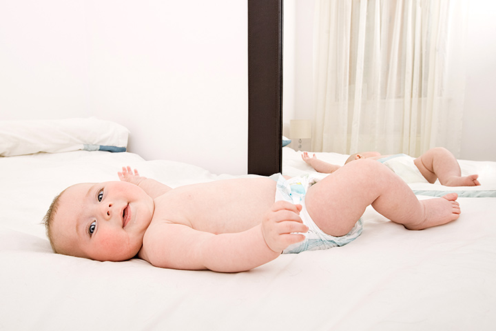 Développement bébé de mois en mois - Développement du deuxième mois