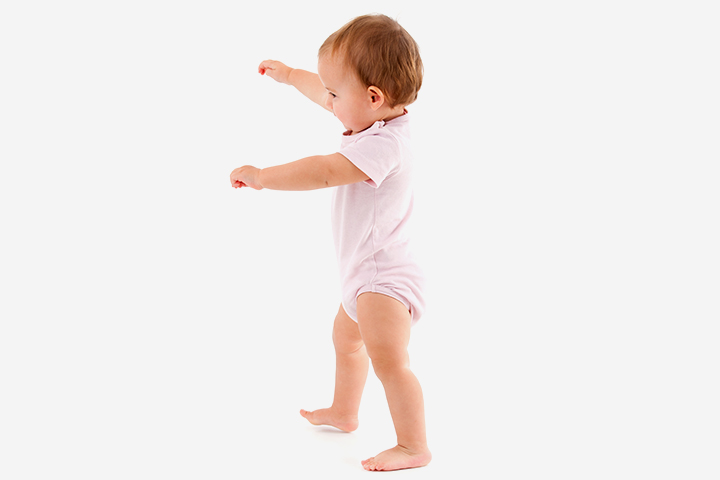 Développement de bébé d'un mois à l'autre - 12e mois de développement