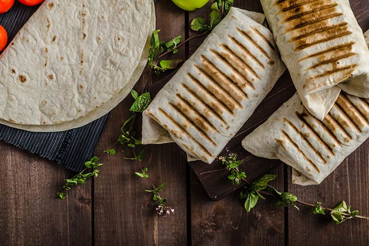 Burrito aux œufs, aux haricots et au fromage