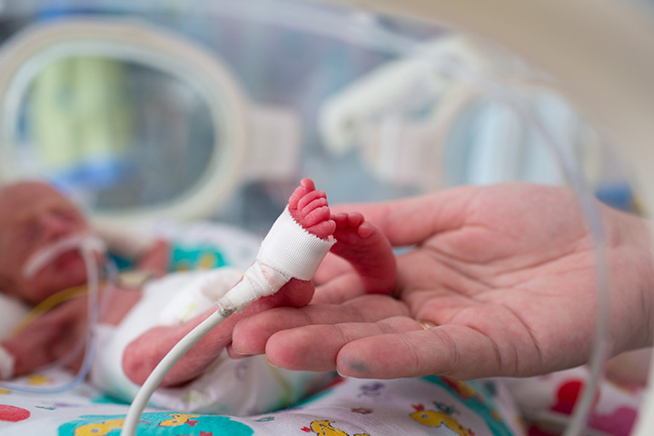 Une première maman accouche en seulement 22 minutes d'un bébé prématuré