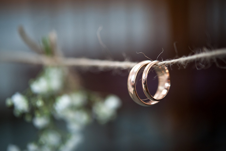 Avec une bague