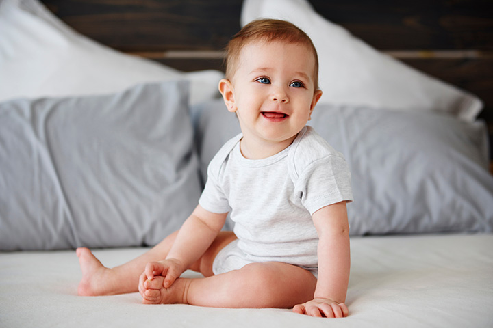 Les bébés franchissent des étapes avant de marcher