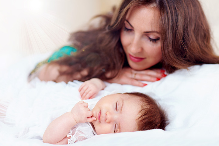 Mère, regarder, images, dormir, bébé