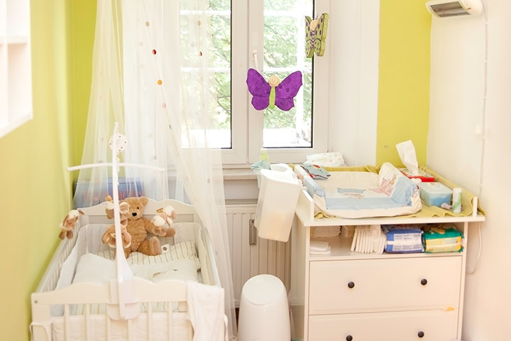 Idée de chambre de bébé pour les petits espaces