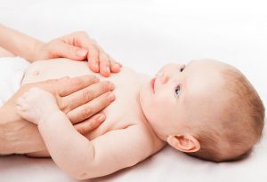 Problèmes digestifs courants du bébé que vous devez savoir 1588983766 106 Problemas digestivos comunes del bebe que necesita saber