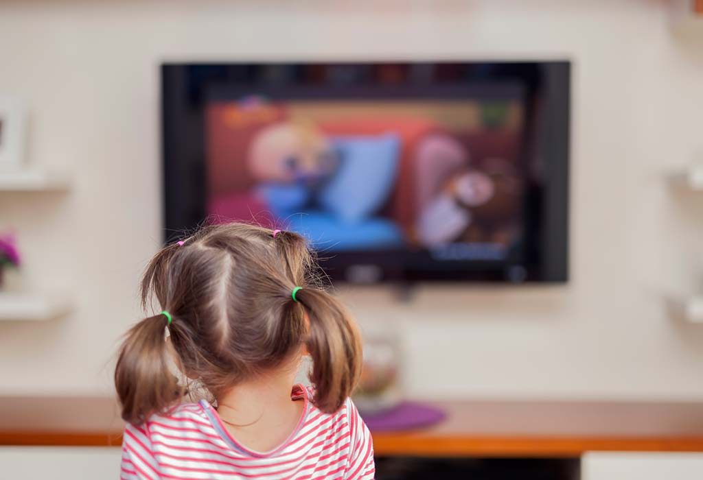 Technologies adaptées à l'âge des enfants: étapes numériques à atteindre 12 Bébé regarde la télévision "width =" 1024 "height =" 700 "srcset =" https://cdn.cdnparenting.com/articles/2019/02/14143117/250881613-H.jpg 1024w, https: //cdn.cdnparenting. com / articles / 2019/02/14143117/250881613-H-768x525.jpg 768w, https://cdn.cdnparenting.com/articles/2019/02/14143117/250881613-H-218x150.jpg 218w, https: // cdn.cdnparenting.com/articles/2019/02/14143117/250881613-H-696x476.jpg 696w, https://cdn.cdnparenting.com/articles/2019/02/14143117/250881613-H-614x420.jpg 614w " tailles = "(largeur maximale: 1024px) 100vw, 1024px