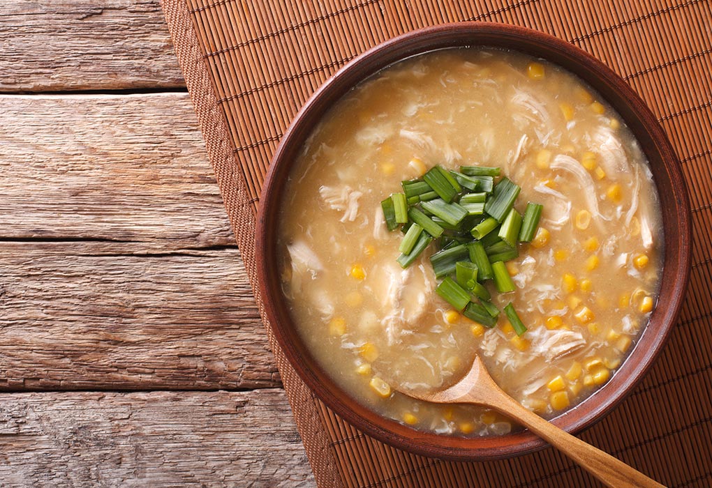 Soupe de poulet au maïs sucré "width =" 1020 "height =" 700 "srcset =" https://dinerados.com/wp-content/uploads/2020/05/1588985638_133_Recetas-saludables-de-sopa-de-pollo- para-bebes-y-ninos.jpg 1020w, https: //cdn.cdnparenting .com / articles / 2018/10/12115916/489408793-H-768x527.jpg 768w, https://cdn.cdnparenting.com/articles/ 2018/10/12115916/489408793-H-100x70.jpg 100w, https: / /cdn.cdnparenting.com/articles/2018/10/12115916/489408793-H-218x150.jpg 218w, https: //cdn.cdnparparenting. com / articles / 2018/10/12115916/489408793-H-696x478.jpg 696w, https://cdn.cdnparenting.com/articles/2018/10/12115916/489408793-H-612x420.jpg 612w "tailles =" ( largeur maximale: 1020px) 100vw, 1020px