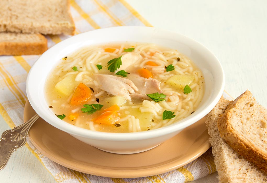 Soupe au poulet et aux nouilles "width =" 1020 "height =" 700 "srcset =" https://dinerados.com/wp-content/uploads/2020/05/1588985639_946_Recetas-saludables-de-sopa-de-pollo-para -bebes-y-ninos.jpg 1020w, https: //cdn.cdnparenting .com / articles / 2018/10/12115921/327254000-H-768x527.jpg 768w, https://cdn.cdnparenting.com/articles/2018 /10/12115921/327254000-H-100x70.jpg 100w, https: / /cdn.cdnparenting.com/articles/2018/10/12115921/327254000-H-218x150.jpg 218w, https://cdn.cdnparenting.com /articles/2018/10/12115921/327254000-H-696x478.jpg 696w, https://cdn.cdnparenting.com/articles/2018/10/12115921/327254000-H-612x420.jpg 612w "tailles =" (largeur maximum: 1020px) 100vw, 1020px