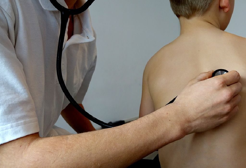 quand voir le pédiatre "width =" 1024 "height =" 700 "srcset =" https://cdn.cdnparenting.com/articles/2018/10/29124650/when-to-see-the-pediatrician.jpg 1024w, https : //cdn.cdnparenting.com/articles/2018/10/29124650/when-to-see-the-pediatrician-768x525.jpg 768w, https://cdn.cdnparenting.com/articles/2018/10/29124650 / quand-voir-le-pédiatre-218x150.jpg 218w, https://cdn.cdnparenting.com/articles/2018/10/29124650/when-to-see-the-pediatrician-696x476.jpg 696w, https: //cdn.cdnparenting.com/articles/2018/10/29124650/when-to-see-the-pediatrician-614x420.jpg 614w "tailles =" (largeur maximale: 1024px) 100vw, 1024px