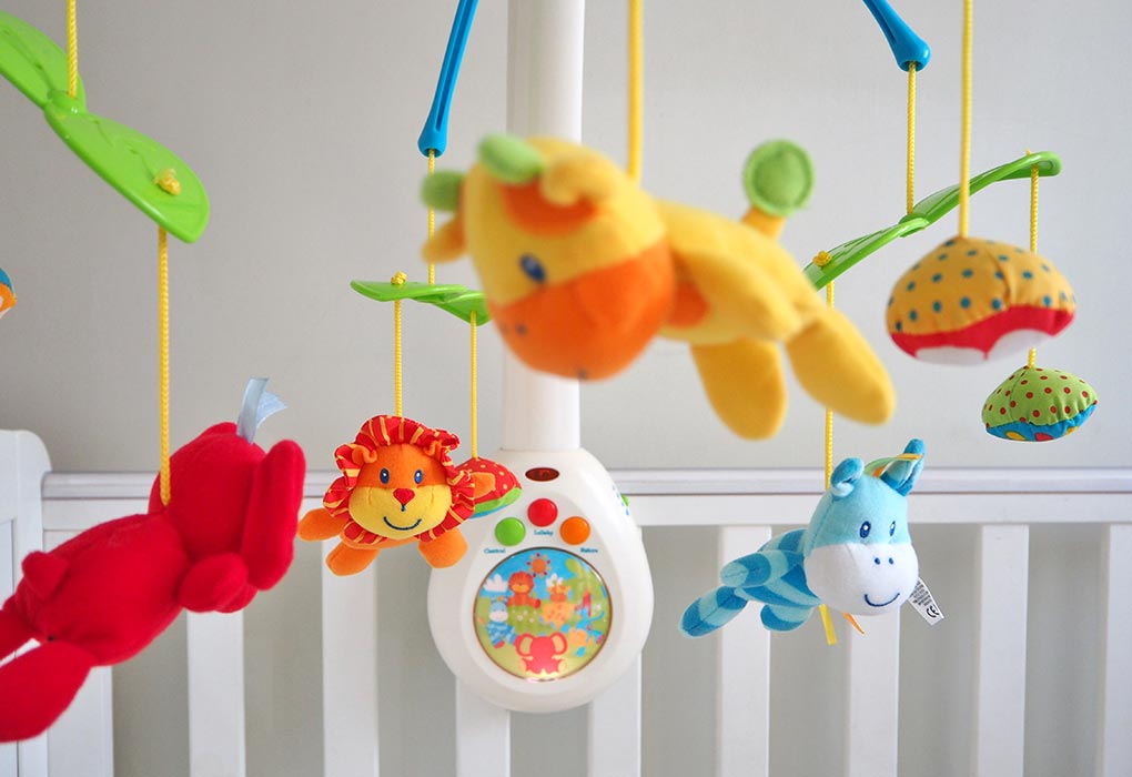 Jouets mobiles et musicaux "width =" 1020 "height =" 700 "srcset =" https://dinerados.com/wp-content/uploads/2020/05/1588986692_220_Los-mejores-juguetes-para-bebes-de-4- months.jpg 1020w, https: //cdn.cdnparenting .com / articles / 2018/08/408460486-H-1-768x527.jpg 768w, https://cdn.cdnparenting.com/articles/2018/08/408460486- H-1-100x70.jpg 100w, https: / /cdn.cdnparenting.com/articles/2018/08/408460486-H-1-218x150.jpg 218w, https://cdn.cdnparenting.com/articles/2018/ 08/408460486-H-1-696x478.jpg 696w, https://cdn.cdnparenting.com/articles/2018/08/408460486-H-1-612x420.jpg 612w "tailles =" (largeur maximale: 1020px) 100vw , 1020px