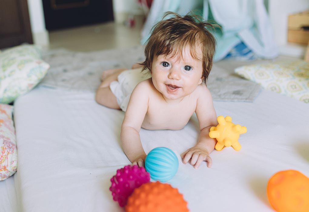 Jouets éducatifs "width =" 1020 "height =" 700 "srcset =" https://dinerados.com/wp-content/uploads/2020/05/1588986693_668_Los-mejores-juguetes-para-bebes-de-4-meses. jpg 1020w, https://cdn.cdnparenting.com/articles /2018/08/551361445-H-768x527.jpg 768w, https://cdn.cdnparenting.com/articles/2018/08/551361445-H-100x70. jpg 100w, https://cdn.cdnparenting.com/articles /2018/08/551361445-H-218x150.jpg 218w, https://cdn.cdnparenting.com/articles/2018/08/551361445-H-696x478. jpg 696w, https://cdn.cdnparenting.com/articles /2018/08/551361445-H-612x420.jpg 612w "tailles =" (largeur maximale: 1020px) 100vw, 1020px