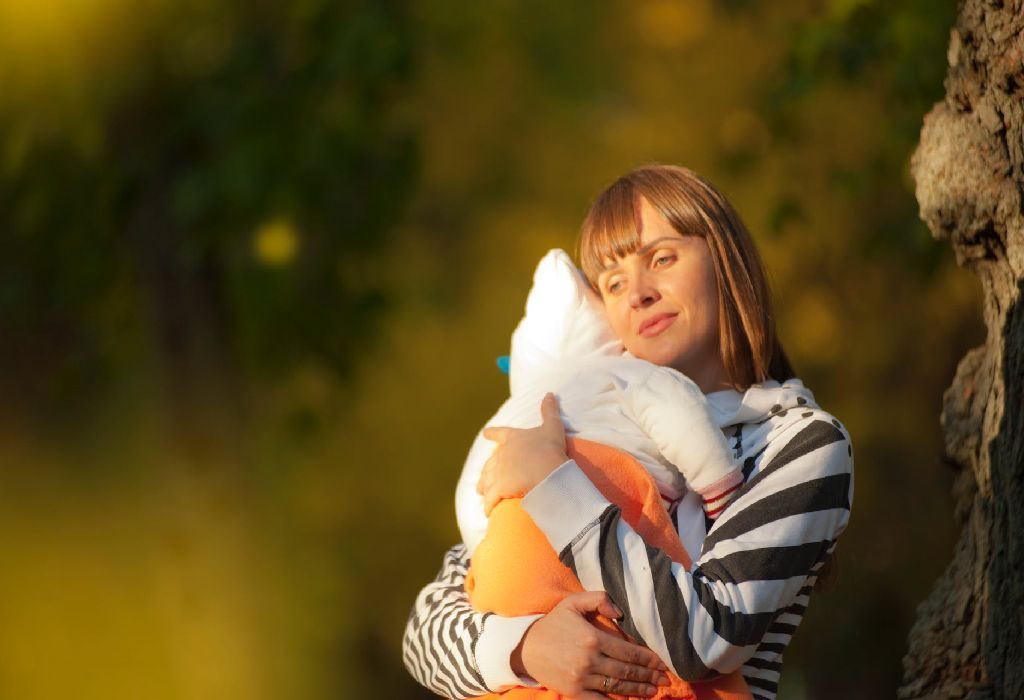 un câlin peut les rendre plus intelligents "width =" 1024 "height =" 700 "srcset =" https://cdn.cdnparenting.com/articles/2018/10/a-hug-can-make-them-smarter.jpg 1024w , https://cdn.cdnparenting.com/articles/2018/10/a-hug-can-make-them-smarter-768x525.jpg 768w, https://cdn.cdnparenting.com/articles/2018/10/ a-hug-can-make-them-smarter-218x150.jpg 218w, https://cdn.cdnparenting.com/articles/2018/10/a-hug-can-make-them-smarter-696x476.jpg 696w, https://cdn.cdnparenting.com/articles/2018/10/a-hug-can-make-them-smarter-614x420.jpg 614w "tailles =" (largeur maximale: 1024px) 100vw, 1024px