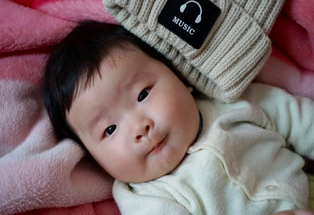 meilleures façons de faire de la musique une partie de la vie de votre bébé "width =" 1024 "height =" 700 "srcset =" https://cdn.cdnparenting.com/articles/2018/10/best-ways-to -make-music -a-part-of-your-babys-life.jpg 1024w, https://cdn.cdnparenting.com/articles/2018/10/best-ways-to-make-music-a-part- of-your- babys-life-768x525.jpg 768w, https://cdn.cdnparenting.com/articles/2018/10/best-ways-to-make-music-a-part-of-your-babys-life -218x150.jpg 218w, https://cdn.cdnparenting.com/articles/2018/10/best-ways-to-make-music-a-part-of-your-babys-life-696x476.jpg 696w, https : // cdn .cdnparenting.com / articles / 2018/10 / best-how-to-make-music-a-part-of-your-babys-life-614x420.jpg 614w "tailles =" (largeur maximale: 1024 px) ) 100vw, 1024px