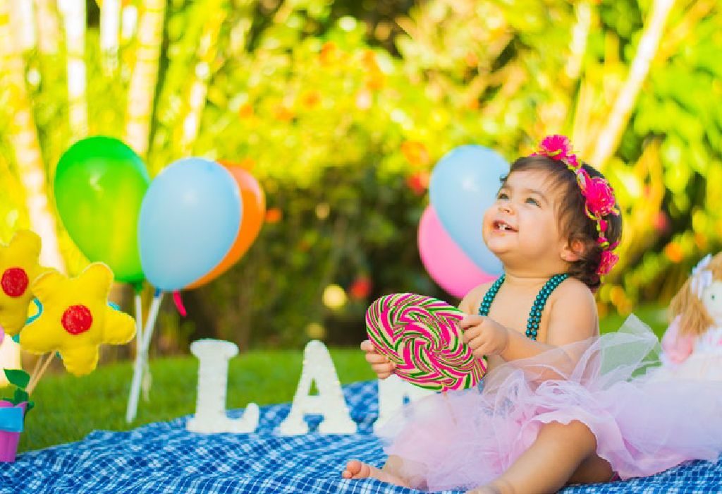 Jalon de développement: comprendre les mots, le comportement et les concepts 5 Développement du bébé de 4 à 7 mois "width =" 1024 "height =" 700 "srcset =" https://cdn.cdnparenting.com/articles/2018/10/4-to-7-months.jpg 1024w, https : /cdc.cdnparenting.com/articles/2018/10/4-to-7-months-768x525.jpg 768w, https://cdn.cdnparenting.com/articles/2018/10/4-to-7- months- 218x150.jpg 218w, https://cdn.cdnparenting.com/articles/2018/10/4-to-7-months-696x476.jpg 696w, https://cdn.cdnparenting.com/articles/2018/ 10/4 à 7 mois-614x420.jpg 614w "tailles =" (largeur maximale: 1024px) 100vw, 1024px