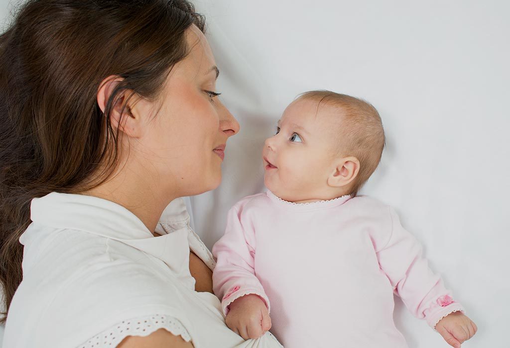 Une mère et son bébé s