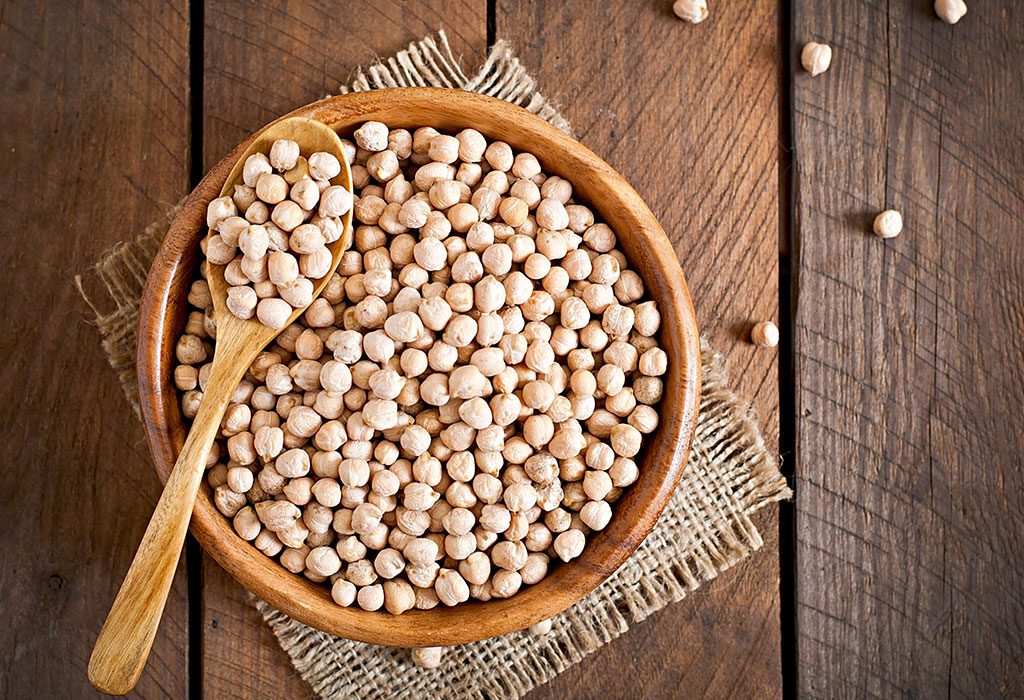 Présentation des pois chiches aux bébés 9 Pois chiches frais "width =" 1024 "height =" 700 "srcset =" https://cdn.cdnparenting.com/articles/2018/07/271413794-H.jpg 1024w, https://cdn.cdnparenting.com/articles /2018/07/271413794-H-768x525.jpg 768w, https://cdn.cdnparenting.com/articles/2018/07/271413794-H-218x150.jpg 218w, https://cdn.cdnparenting.com/articles /2018/07/271413794-H-696x476.jpg 696w, https://cdn.cdnparenting.com/articles/2018/07/271413794-H-614x420.jpg 614w "tailles =" (largeur maximale: 1024px) 100vw 1024px