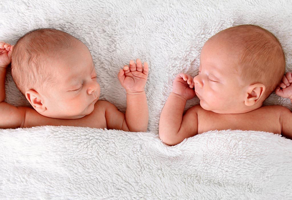 Boutons de manchette miroir "width =" 1024 "height =" 700 "srcset =" https://cdn.cdnparenting.com/articles/2018/07/267663011-H.jpg 1024w, https://cdn.cdnparenting.com/articles /2018/07/267663011-H-768x525.jpg 768w, https://cdn.cdnparenting.com/articles/2018/07/267663011-H-218x150.jpg 218w, https://cdn.cdnparenting.com/articles /2018/07/267663011-H-696x476.jpg 696w, https://cdn.cdnparenting.com/articles/2018/07/267663011-H-614x420.jpg 614w "tailles =" (largeur maximale: 1024px) 100vw 1024px