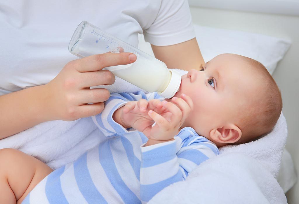 ALIMENTATION DES BOUTEILLES "width =" 1024 "height =" 700 "srcset =" https://cdn.cdnparenting.com/articles/2018/05/573616660_H.jpg 1024w, https://cdn.cdnparenting.com/articles/ 2018 /05/573616660_H-768x525.jpg 768w, https://cdn.cdnparenting.com/articles/2018/05/573616660_H-218x150.jpg 218w, https://cdn.cdnparenting.com/articles/2018/05/ 573616660_H -696x476.jpg 696w, https://cdn.cdnparenting.com/articles/2018/05/573616660_H-614x420.jpg 614w "tailles =" (largeur maximale: 1024px) 100vw, 1024px