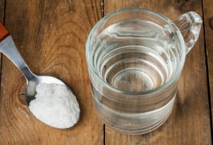 11 remèdes maison pour la conjonctivite (conjonctivite) chez les bébés 12 Saltwater "width =" 1525 "height =" 1042 "srcset =" https://dinerados.com/wp-content/uploads/2020/05/1589048823_115_11-remedios-caseros-para-la-conjuntivitis-en-en- bebes.jpg 300w, https://cdn.cdnparenting.com /articles/2018/02/401238124-H-768x525.jpg 768w, https://cdn.cdnparenting.com/articles/2018/02/401238124-H. jpg 1024w, https://cdn.cdnparenting.com/articles /2018/02/401238124-H-218x150.jpg 218w, https://cdn.cdnparenting.com/articles/2018/02/401238124-H-696x476. jpg 696w, https://cdn.cdnparenting.com/articles /2018/02/401238124-H-614x420.jpg 614w "tailles =" (largeur maximale: 1525px) 100vw, 1525px