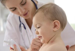Perte de cheveux chez les bébés: ce qui est normal et ce qui ne l'est pas 9 Bébé avec un dermatologue pour le contrôle de la perte de cheveux "width =" 697 "height =" 476 "srcset =" https://dinerados.com/wp-content/uploads/2020/05/1589058648_892_Perdida-de-cabello-en-los -bebes-lo-que-es-normal.jpg 300w, https: // cdn.cdnparenting.com/articles/2018/01/332361806-H-768x525.jpg 768w, https://cdn.cdnparenting.com/articles /2018/01/332361806-H.jpg 1024w, https: // cdn. cdnparenting.com/articles/2018/01/332361806-H-218x150.jpg 218w, https://cdn.cdnparenting.com/articles/2018/01/332361806-H-696x476.jpg 696w, https: // cdn. cdnparenting.com/articles/2018/01/332361806-H-614x420.jpg 614w "tailles =" (largeur maximale: 697px) 100vw, 697px