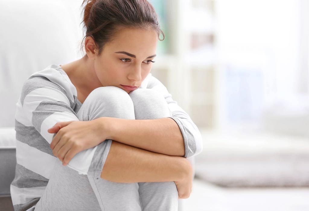UTI (infection des voies urinaires) en essayant de tomber enceinte 7 Jeune femme concernée "width =" 1024 "height =" 700 "srcset =" https://cdn.cdnparenting.com/articles/2018/08/589473767-H.jpg 1024w, https://cdn.cdnparenting.com/ articles / 2018/08/589473767-H-768x525.jpg 768w, https://cdn.cdnparenting.com/articles/2018/08/589473767-H-218x150.jpg 218w, https://cdn.cdnparenting.com/ articles / 2018/08/589473767-H-696x476.jpg 696w, https://cdn.cdnparenting.com/articles/2018/08/589473767-H-614x420.jpg 614w "tailles =" (largeur maximale: 1024px) 100vw , 1024px