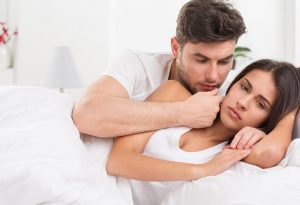 Raisons courantes de ne pas concevoir et autres problèmes d'infertilité 6 Couple triste au lit "width =" 820 "height =" 560 "srcset =" https://dinerados.com/wp-content/uploads/2020/05/1589128811_369_Razones-comunes-para-no-concebir-y-others -problemas-de-infertilidad.jpg 300w, https: //cdn.cdnparenting .com / articles / 2018/02/165092597-H-768x525.jpg 768w, https://cdn.cdnparenting.com/articles/2018/02 /165092597-H.jpg 1024w, https://cdn.cdnparenting.com /articles/2018/02/165092597-H-218x150.jpg 218w, https://cdn.cdnparenting.com/articles/2018/02/165092597 -H-696x476.jpg 696w, https://cdn.cdnparenting.com/articles/2018/02/165092597-H-614x420.jpg 614w "tailles =" (largeur maximale: 820px) 100vw, 820px
