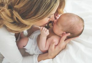 Mère et bébé "width =" 1086 "height =" 742 "srcset =" https://dinerados.com/wp-content/uploads/2020/05/1589128861_672_¿Puedo-quedar-embarazada-con-hipotiroidismo.jpg 300w, https: //cdn.cdnparenting. com / articles / 2018/01/588499907-H-768x525.jpg 768w, https://cdn.cdnparenting.com/articles/2018/01/588499907-H.jpg 1024w, https://cdn.cdnparenting.com/ articles / 2018/01/588499907-H-218x150.jpg 218w, https://cdn.cdnparenting.com/articles/2018/01/588499907-H-696x476.jpg 696w, https://cdn.cdnparenting.com/ articles / 2018/01/588499907-H-614x420.jpg 614w "tailles =" (largeur maximale: 1086px) 100vw, 1086px