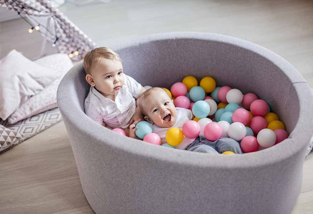 Jeux et activités passionnants dès la première fête d'anniversaire 6 FILET À BILLE "width =" 1024 "height =" 700 "srcset =" https://cdn.cdnparenting.com/articles/2020/02/22170616/1382863973.jpg 1024w, https://cdn.cdnparenting.com/articles /2020/02/22170616/1382863973-768x525.jpg 768w, https://cdn.cdnparenting.com/articles/2020/02/22170616/1382863973-218x150.jpg 218w, https://cdn.cdnparenting.com/articles /2020/02/22170616/1382863973-696x476.jpg 696w, https://cdn.cdnparenting.com/articles/2020/02/22170616/1382863973-614x420.jpg 614w "tailles =" (largeur maximale: 1024px) 100vw 1024px