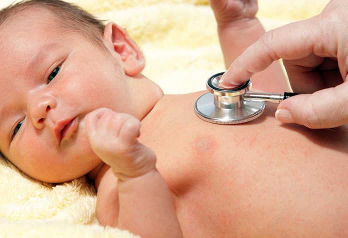 première visite chez le médecin pour votre nouveau-né 