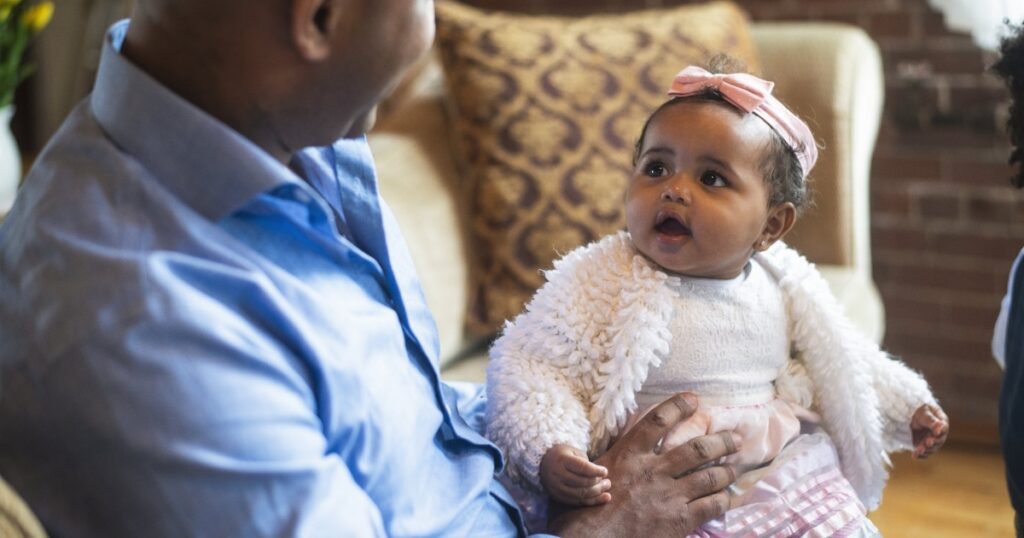 17 activités et jeux amusants pour les bébés qui favoriseront le développement 6 17 activités et jeux amusants pour les bébés qui favoriseront le développement