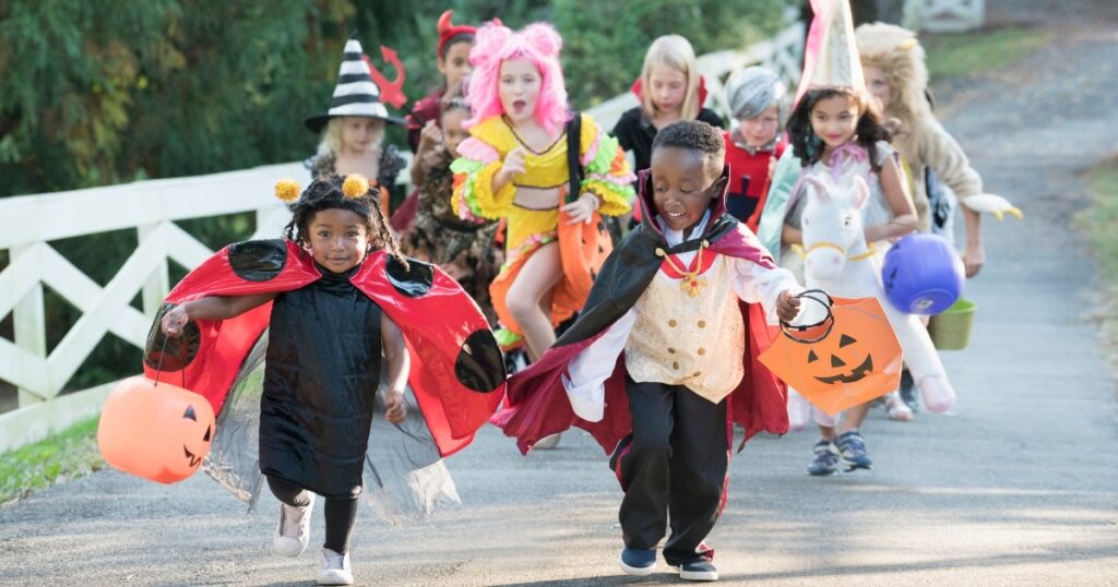 19 chansons et vidéos d'Halloween fantasmagoriques et groovy pour vous et votre petit monstre