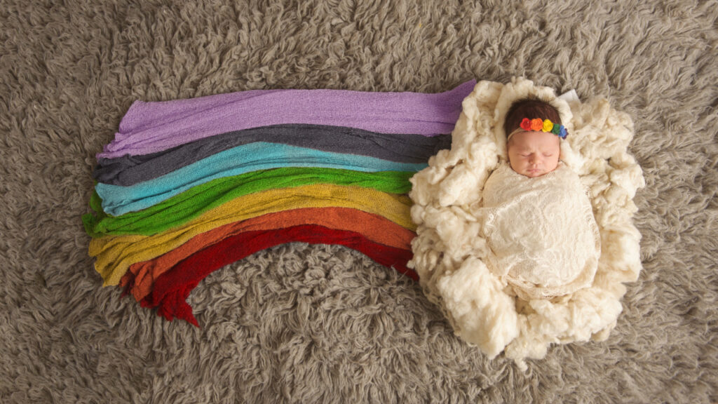 Plus de 20 noms parfaits pour un bébé arc-en-ciel