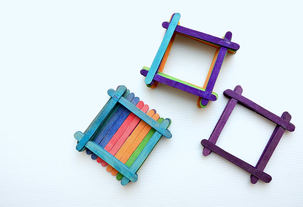 5 artisanats créatifs de crème glacée ou de bâton de popsicle pour les enfants 12 Artisanat de bâton de crème glacée