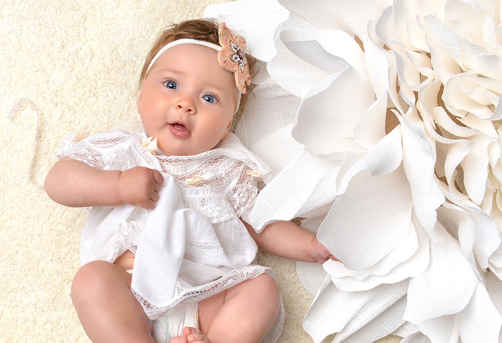 50 prénoms de bébé russes populaires et mignons pour les filles 14 Une petite fille russe se nomme avec sa signification