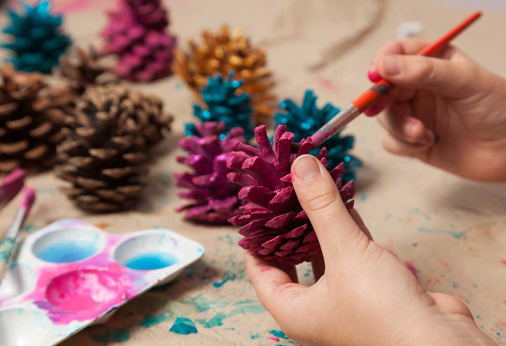 7 artisanats de cônes de pin originaux pour les enfants