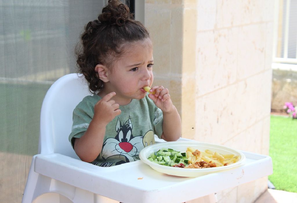 alimentation indépendante chez les jeunes enfants
