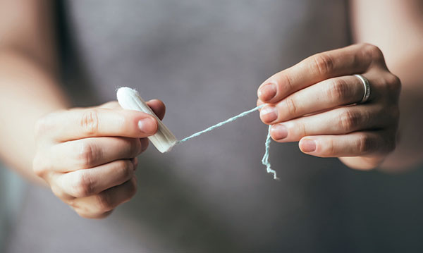 Apprendre à votre fille comment utiliser un tampon