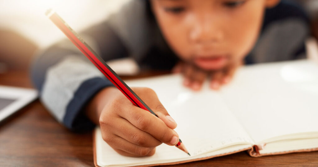 En tant qu'enseignant, je vois beaucoup de parents bien intentionnés retenir par inadvertance les enfants