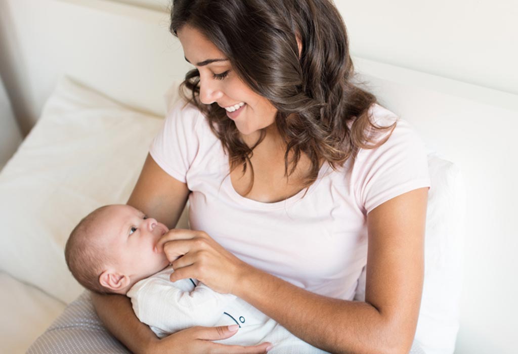 Bébé pleure pendant l'allaitement
