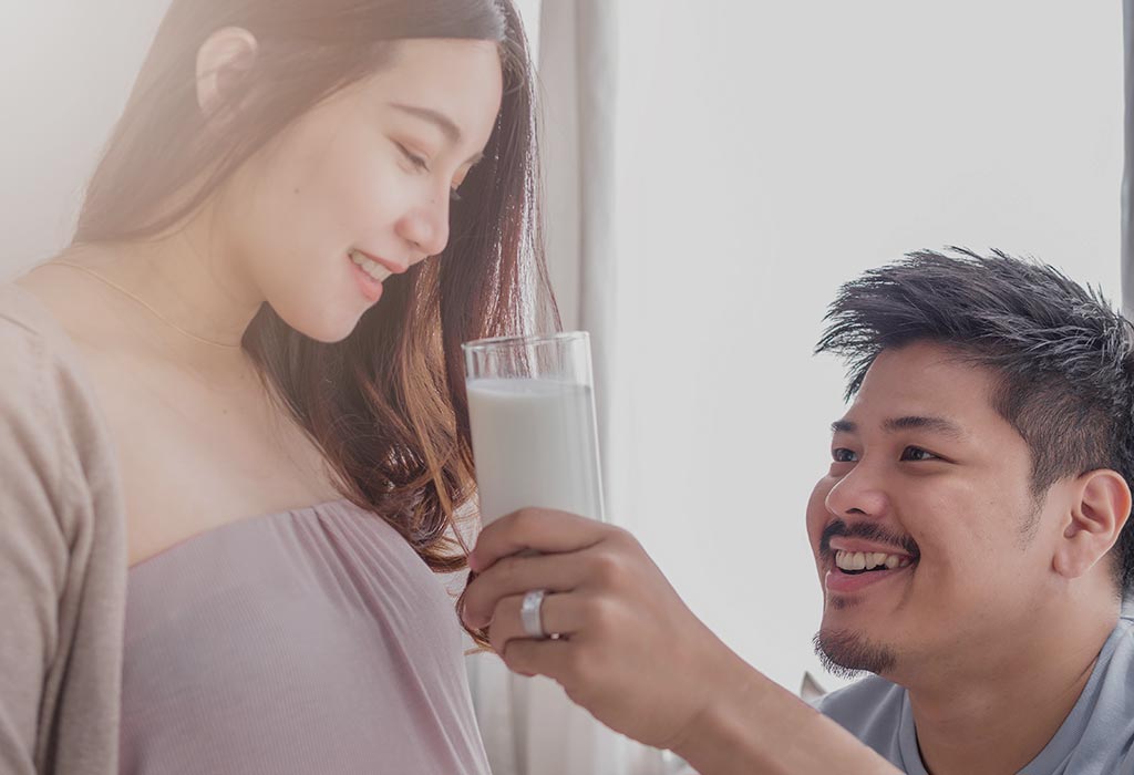 Boire du lait pendant l'allaitement peut-il aider à produire plus de lait?