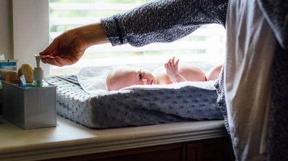 Ce que vous devez savoir sur la grippe de cette année si vous êtes enceinte ou avez un bébé 6 À quoi s'attendre Logo