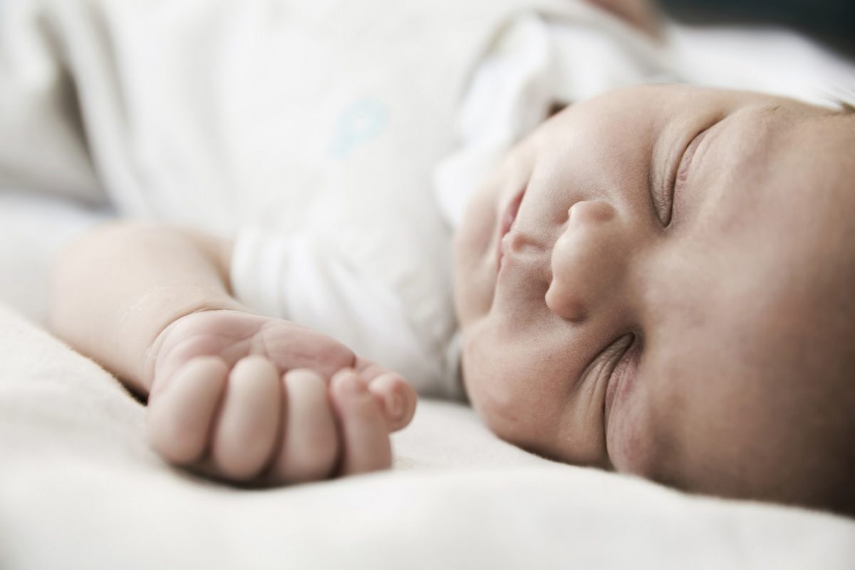 Ce que vous devez savoir sur l'entraînement au sommeil de votre bébé