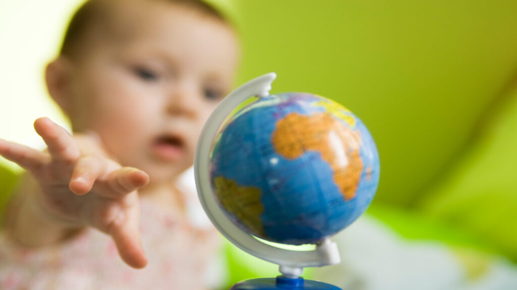 Ce sont les noms de bébé les plus populaires du monde entier
