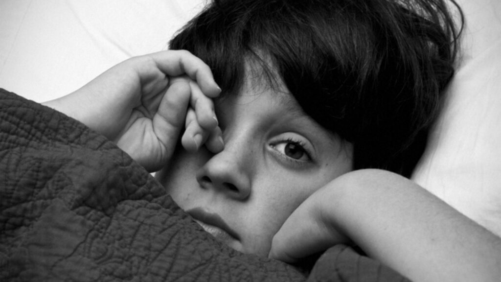 Comment la méditation aide mon adolescent à mieux dormir