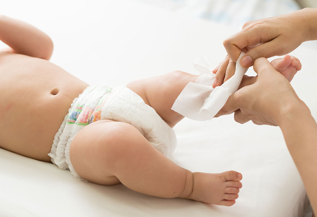 Conseils rapides pour prévenir les fuites de couches pour bébés